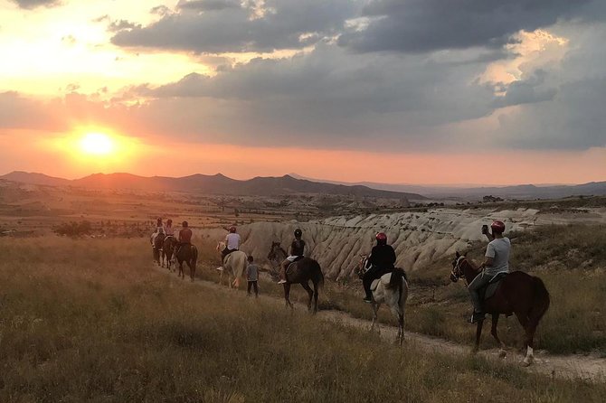 Sunset Horsebackriding-Tour through the Valleys of Cappadocia - Sunset Point and the photo stop
