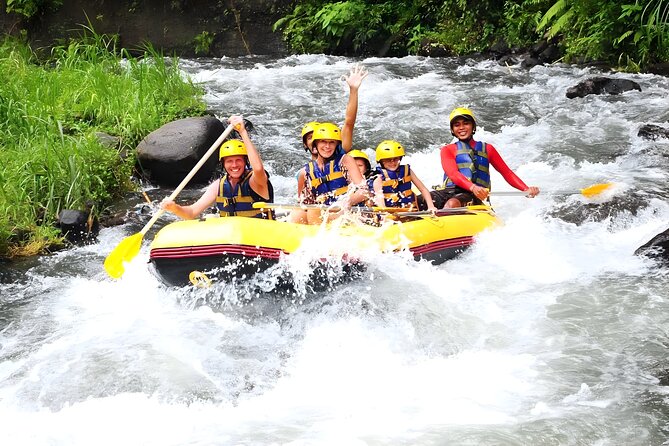 Telaga Waja Rafting and Bali Horse Riding Packages - Lunch and the change from river to beach