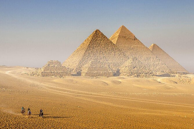 Top Attractions Tour in Giza Pyramids And Horse carriage With panoramic view - Key points to know before booking