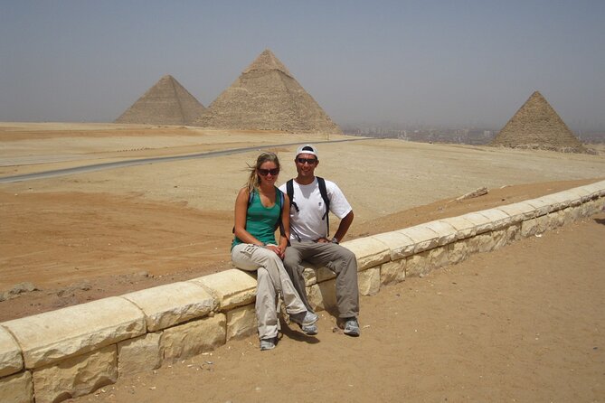 Top Attractions Tour in Giza Pyramids And Horse carriage With panoramic view - Menkaure’s Pyramid and the smaller scale