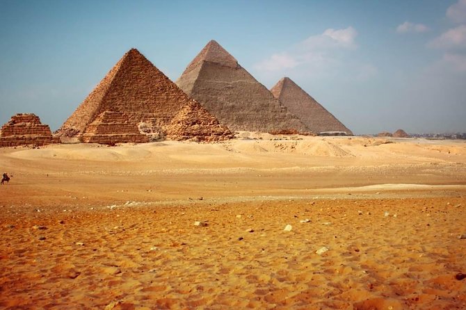 Top Attractions Tour in Giza Pyramids And Horse carriage With panoramic view - The Giza Plateau from a wider angle