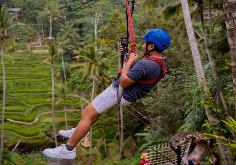 Ubud: Horse Riding, Zip-Line Tour & Waterfall Tour - A three-part day from coast to canopy