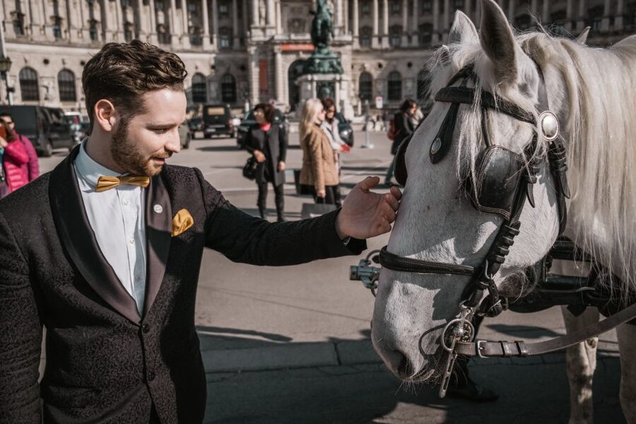 Vienna: Culinary Horse-Drawn Carriage Experience - A royal-looking start beside the Albertina