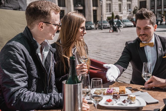 Vienna Horse-Drawn Carriage Ride with Sparkling Wine and Food - Food and sparkling wine in the carriage