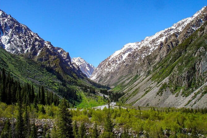 Year-Round Adventure: 3 Days Horse Trek to Song Kul Lake - Guides, luggage, and the private format